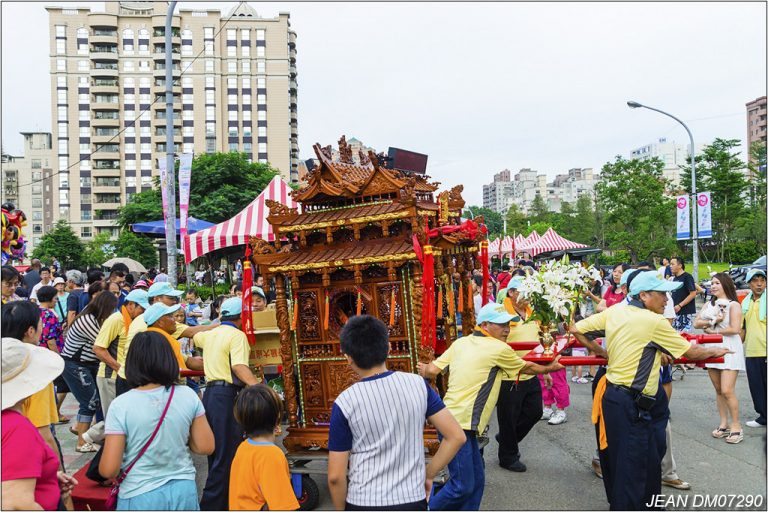 8042396831_aa81955a32_b